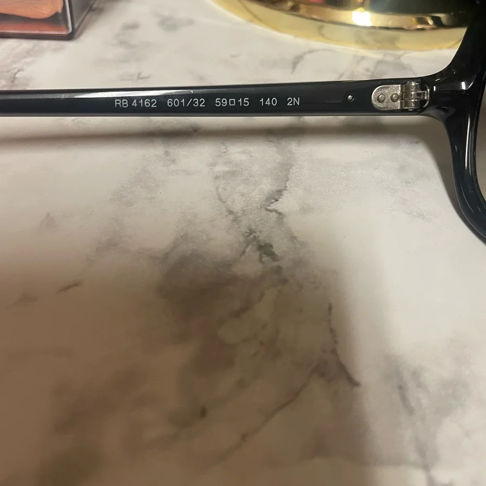 Used Ray-Bans - Picture 4 of 7